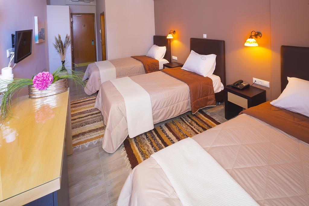 Kyparissia Beach Hotel Bagian luar foto