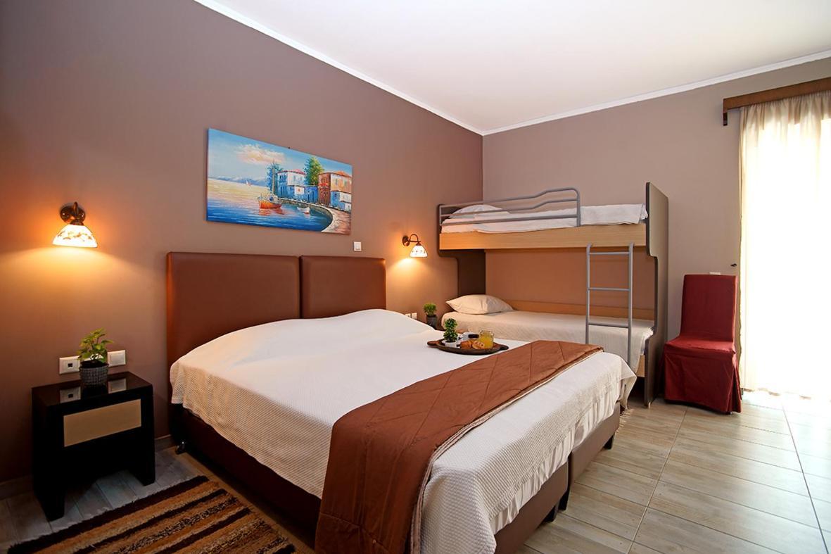 Kyparissia Beach Hotel Bagian luar foto