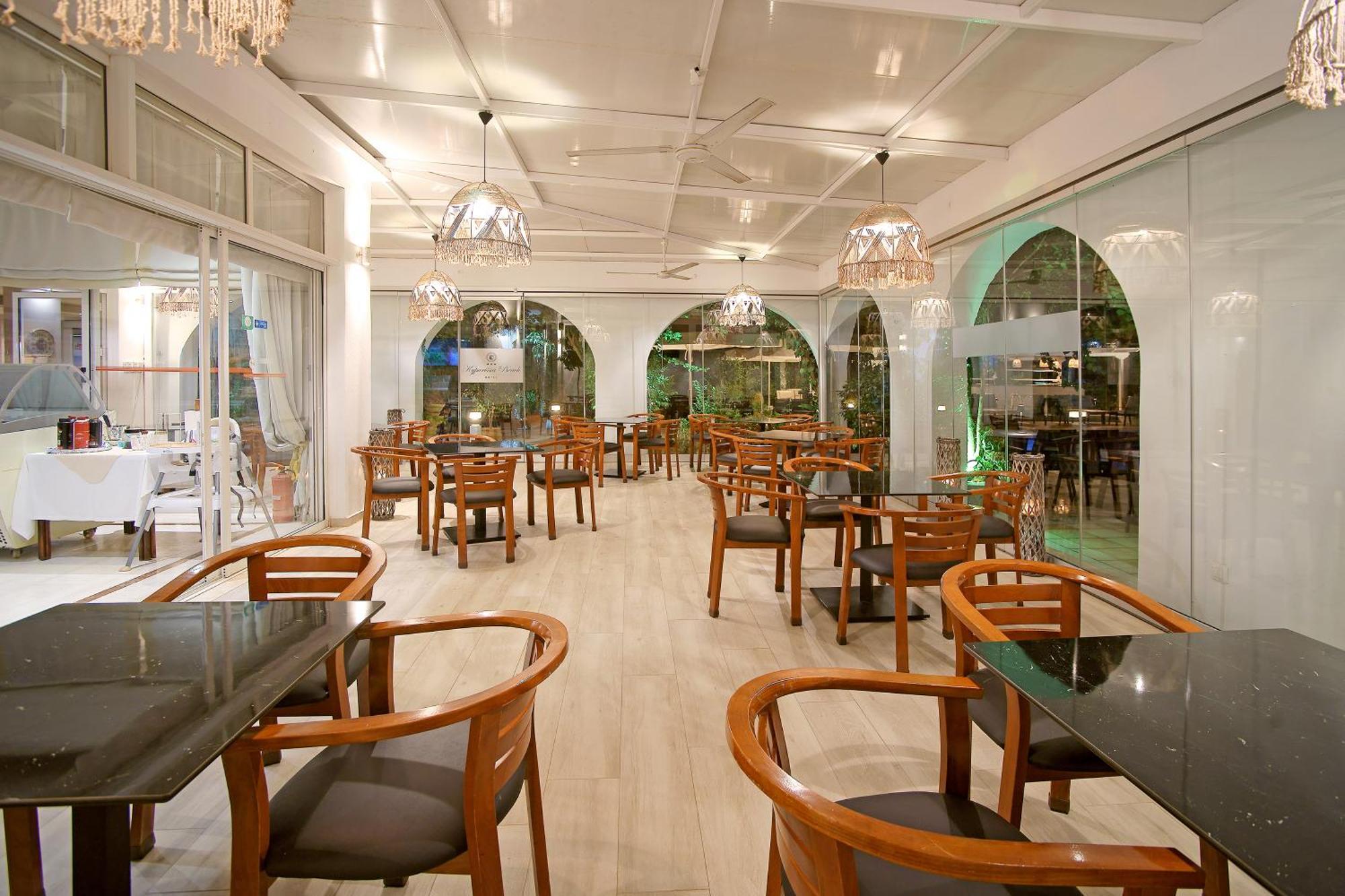 Kyparissia Beach Hotel Bagian luar foto