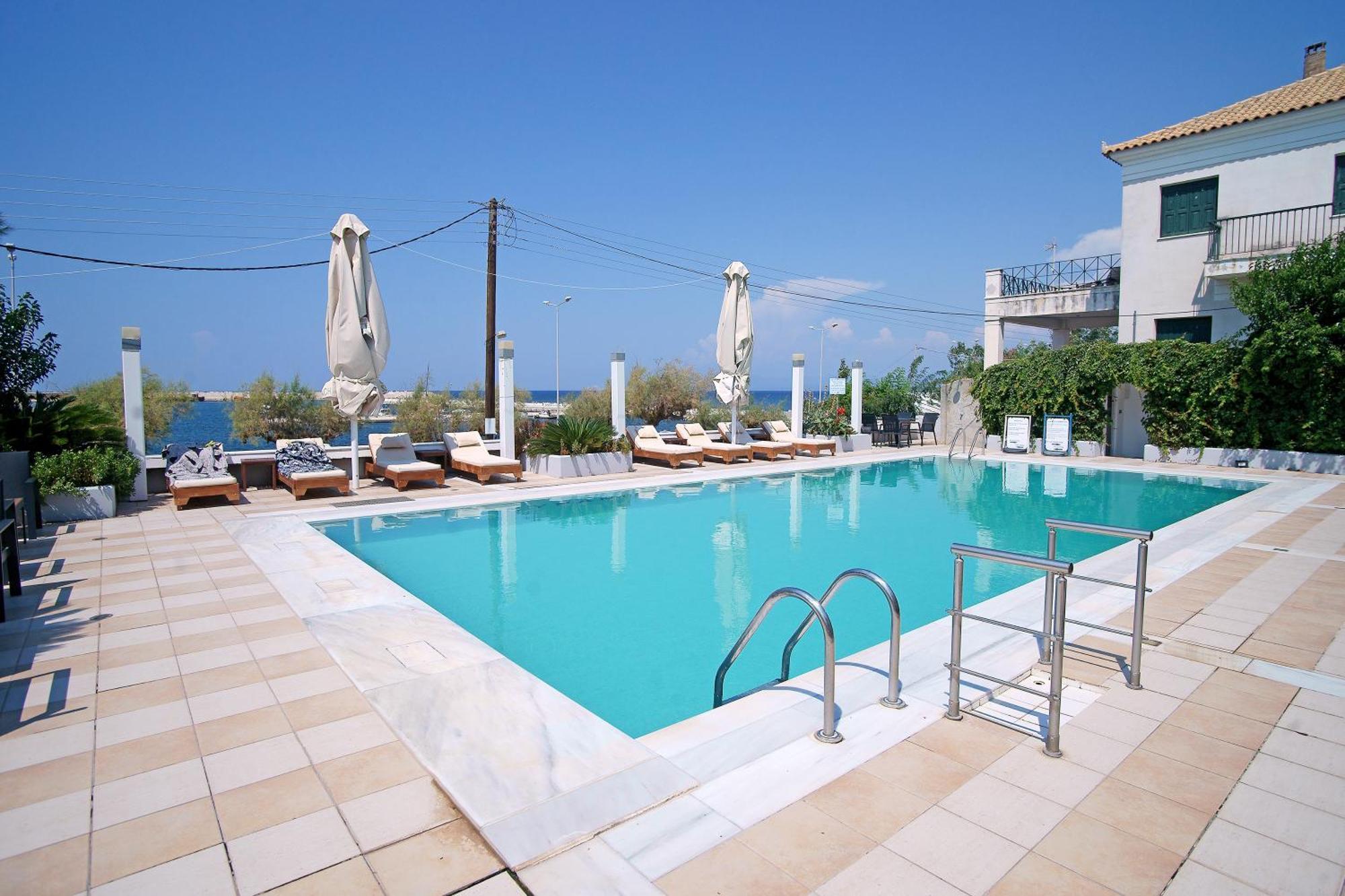 Kyparissia Beach Hotel Bagian luar foto