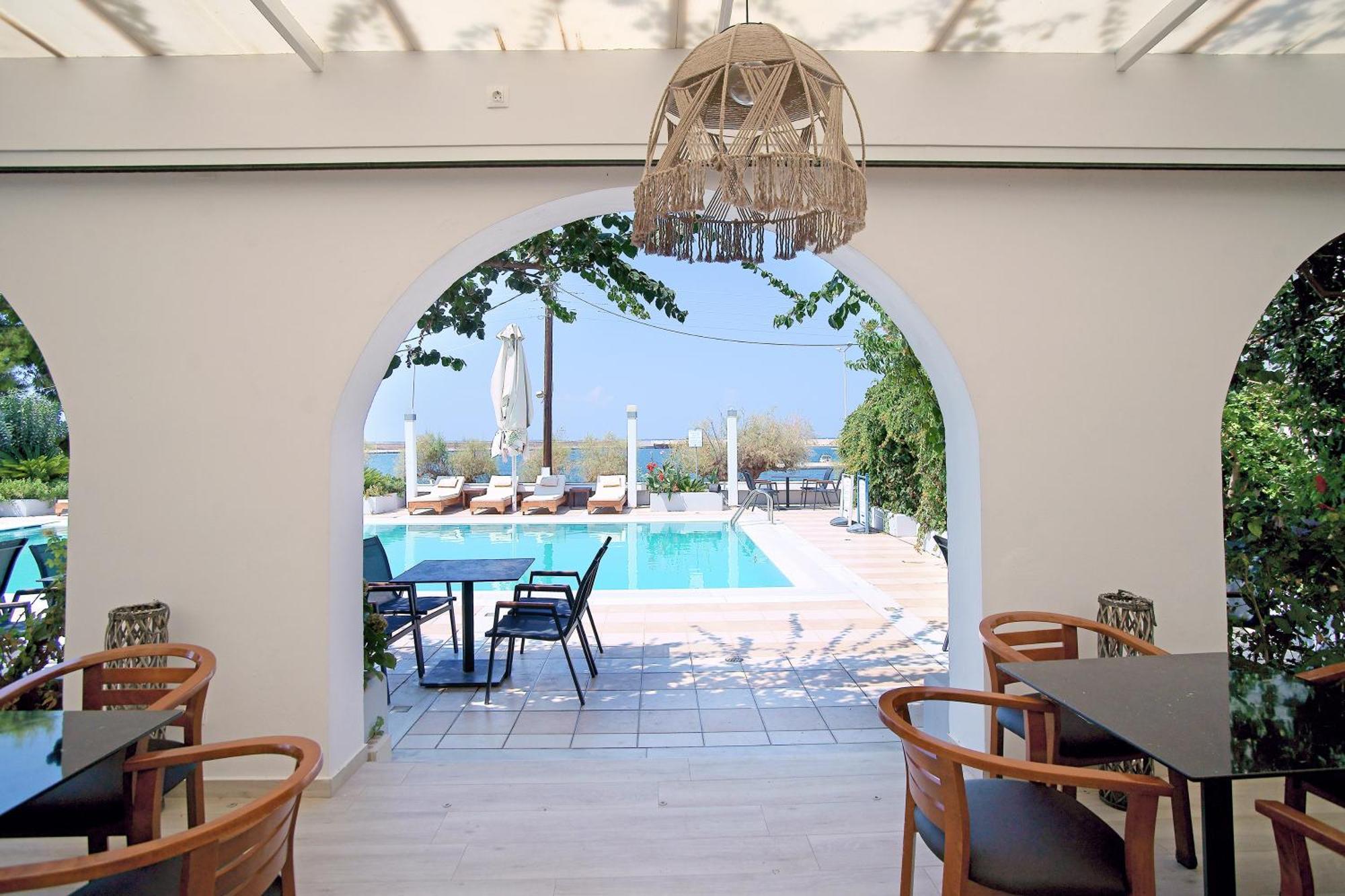 Kyparissia Beach Hotel Bagian luar foto